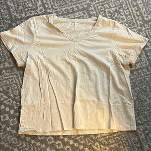 Old Navy Cream Short Sleeve V-Neck Top